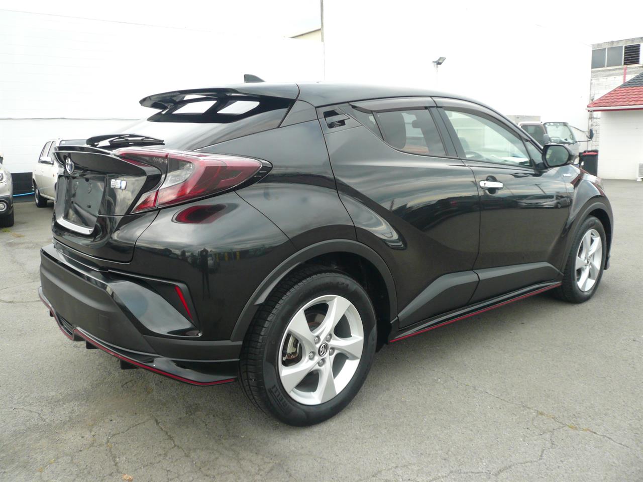 2017 Toyota C-HR 1800cc hybrid bodykits alloys abs airbags automatic Carousel 12