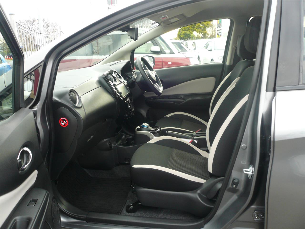 2017 Nissan Note E power 1200cc 360 camera automatic Carousel 1