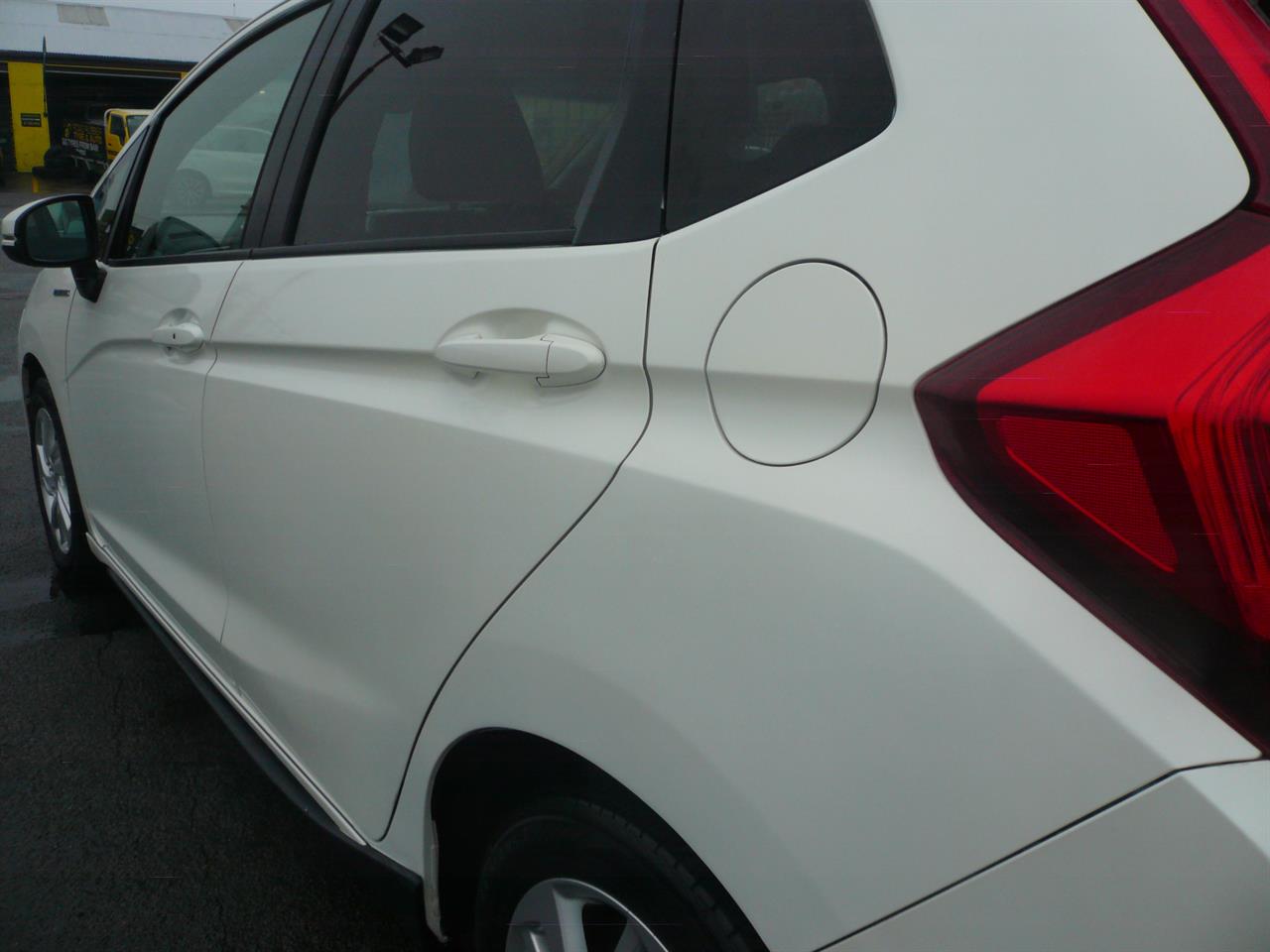 2014 Honda Fit 1500cc hybrid airbags abs alloys automatic Carousel 5
