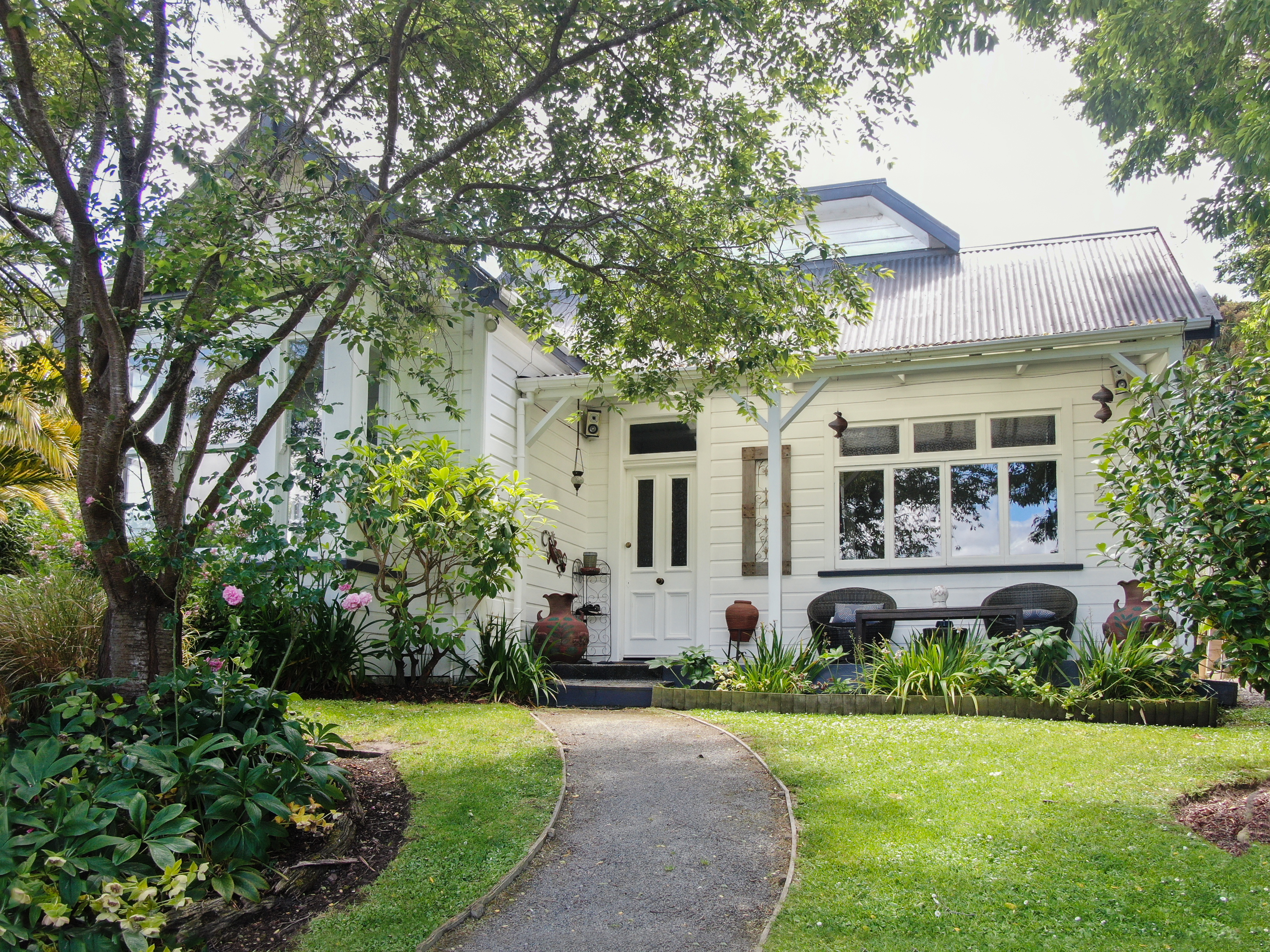 4 bedroom villa on 1/2 acre beautiful gardens, 2 titles