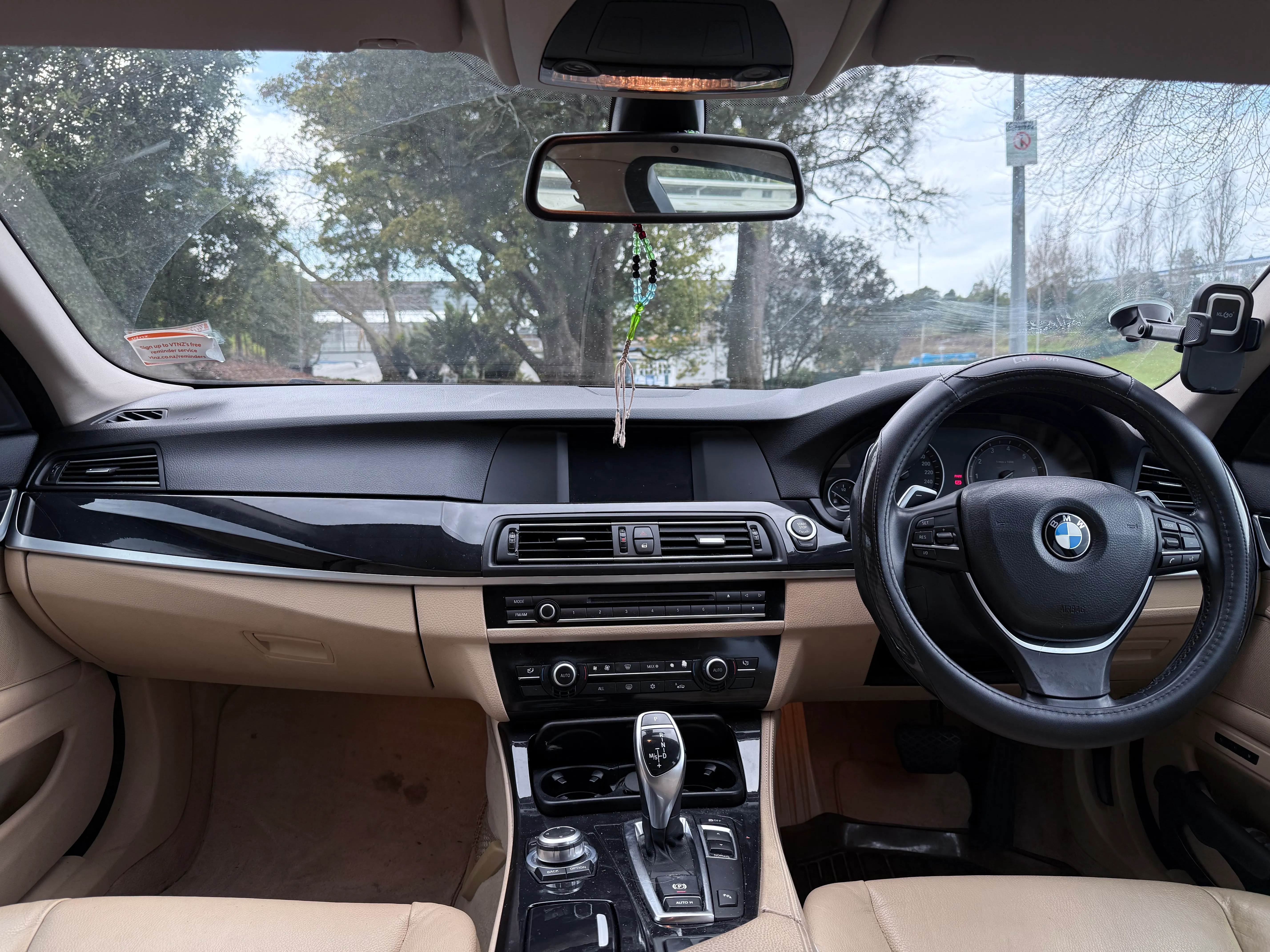 BMW 523i 2011 f10 generation  Carousel 9