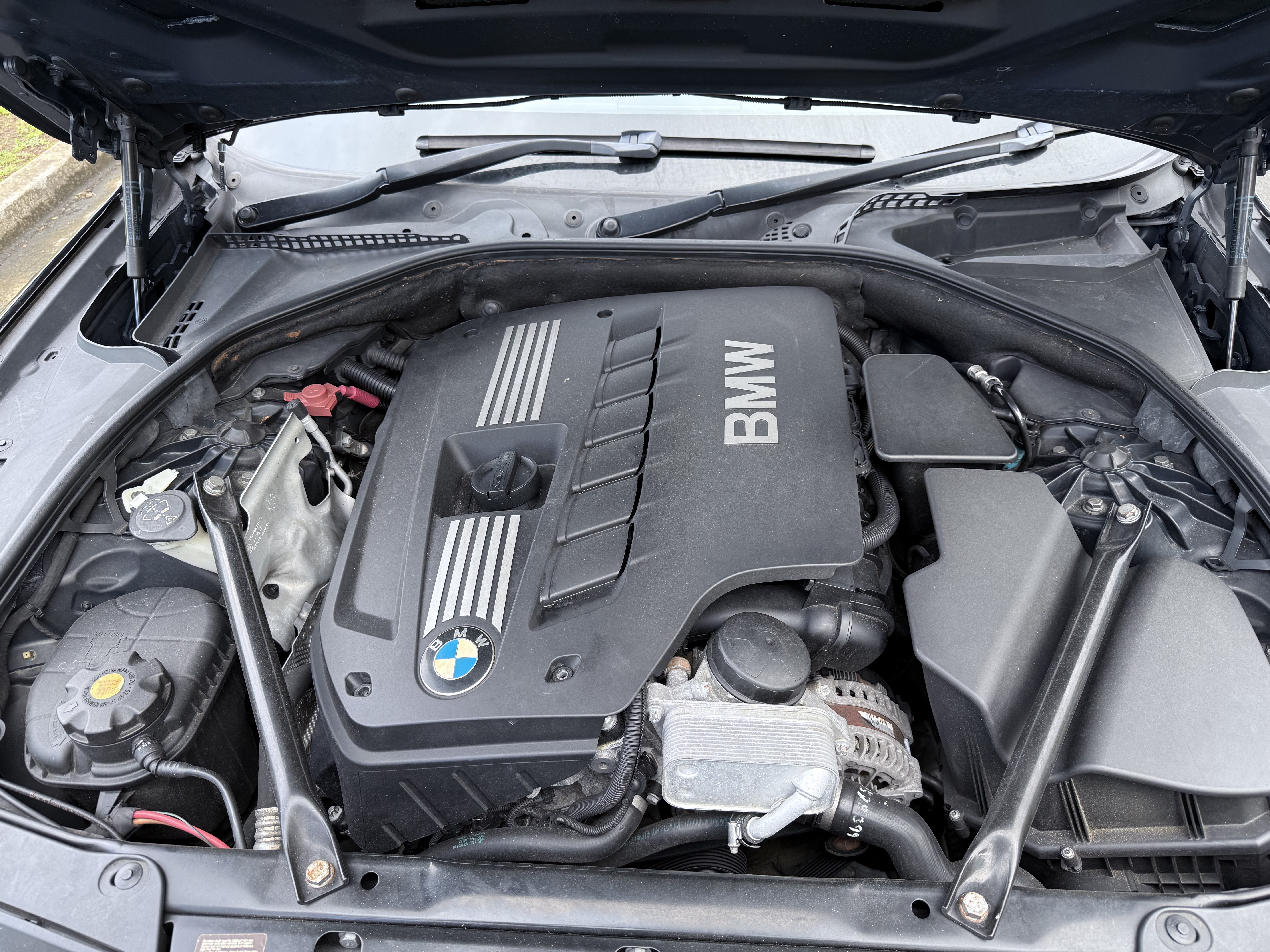 BMW 523i 2011 f10 generation  Carousel 6