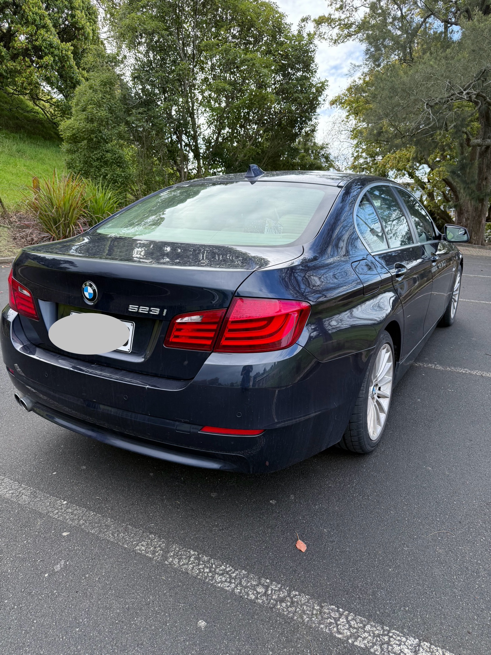 BMW 523i 2011 f10 generation  Carousel 2