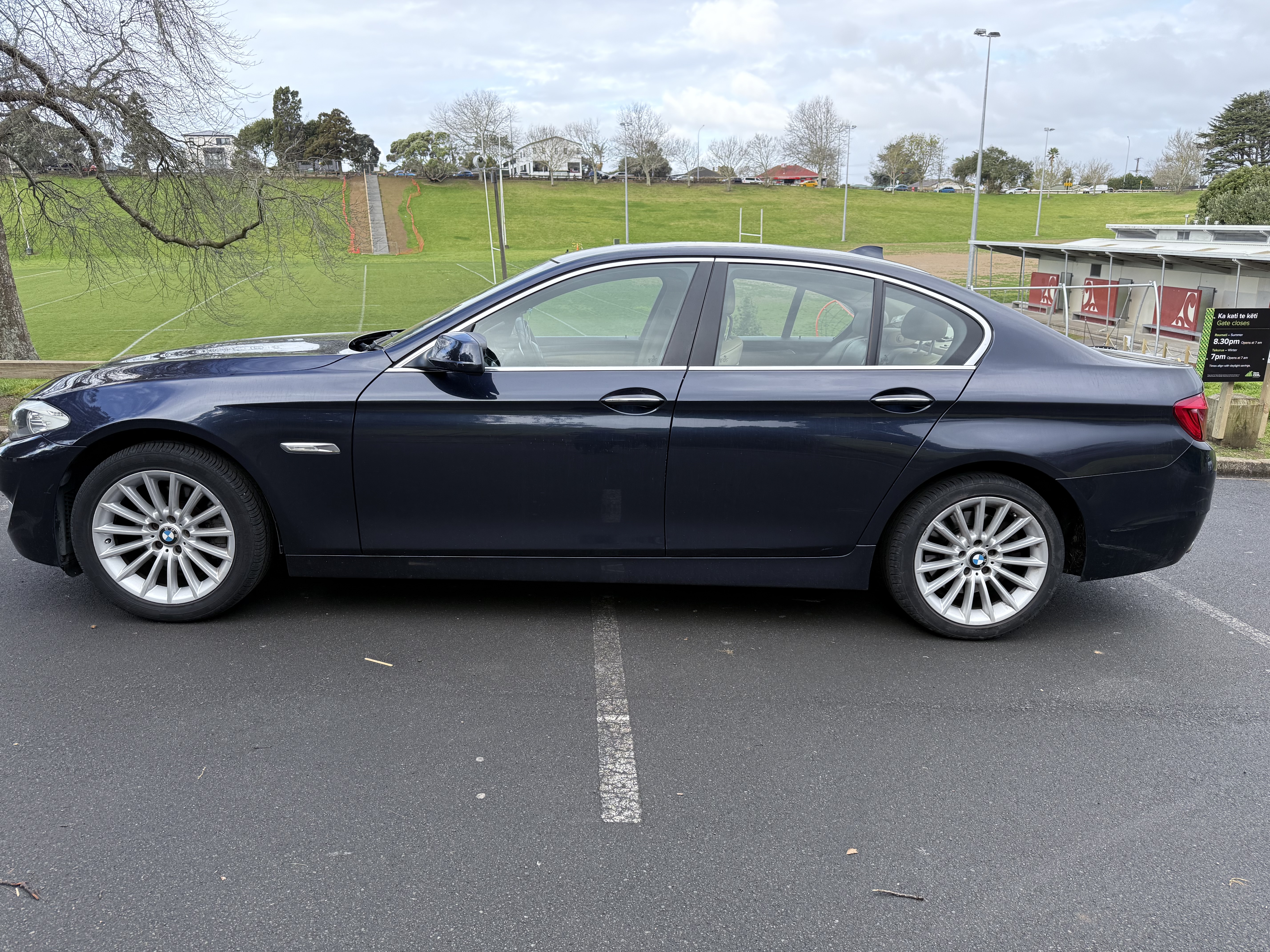 BMW 523i 2011 f10 generation  Carousel 5
