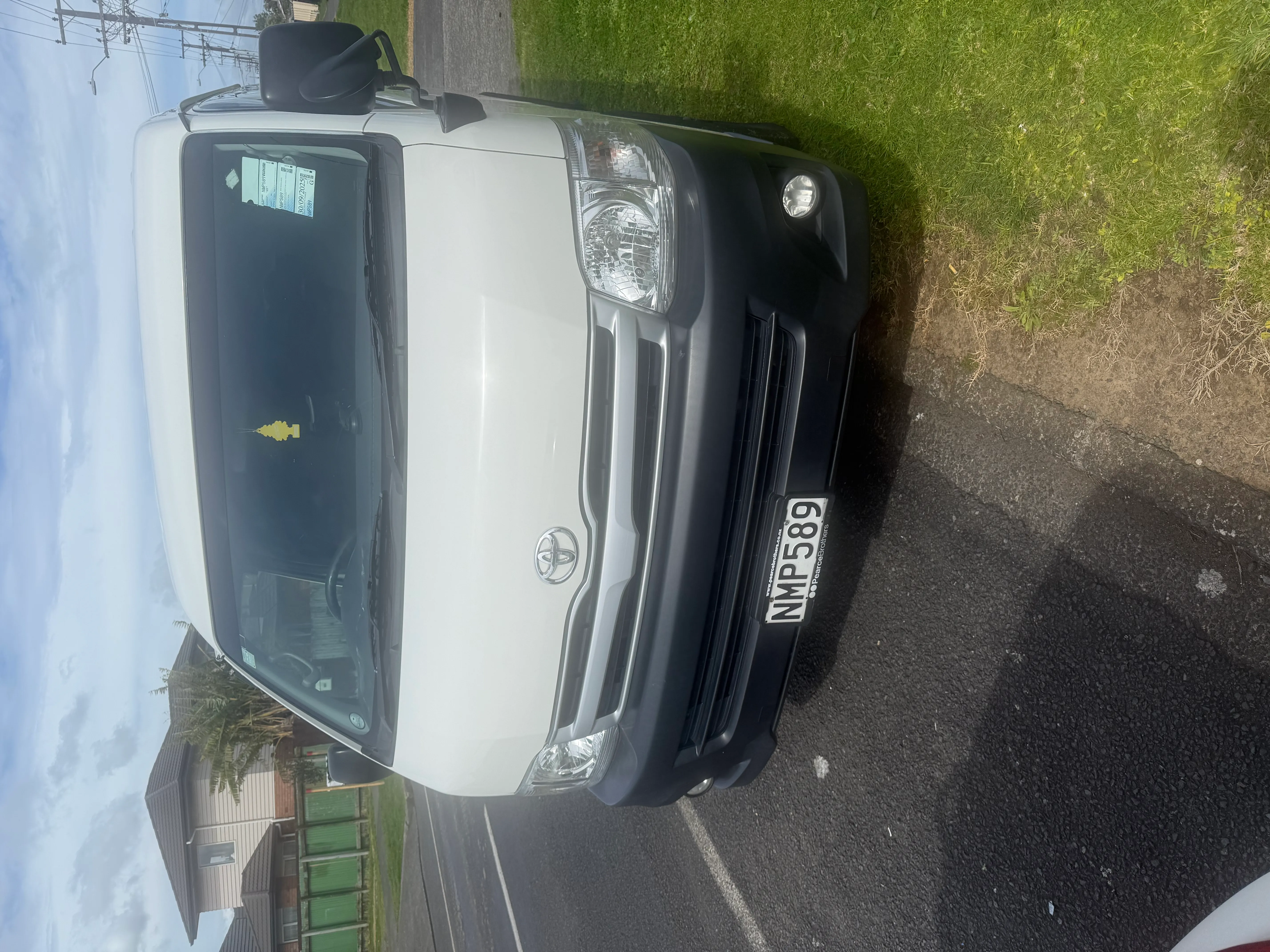 Toyota Hiace 2013 Carousel 5