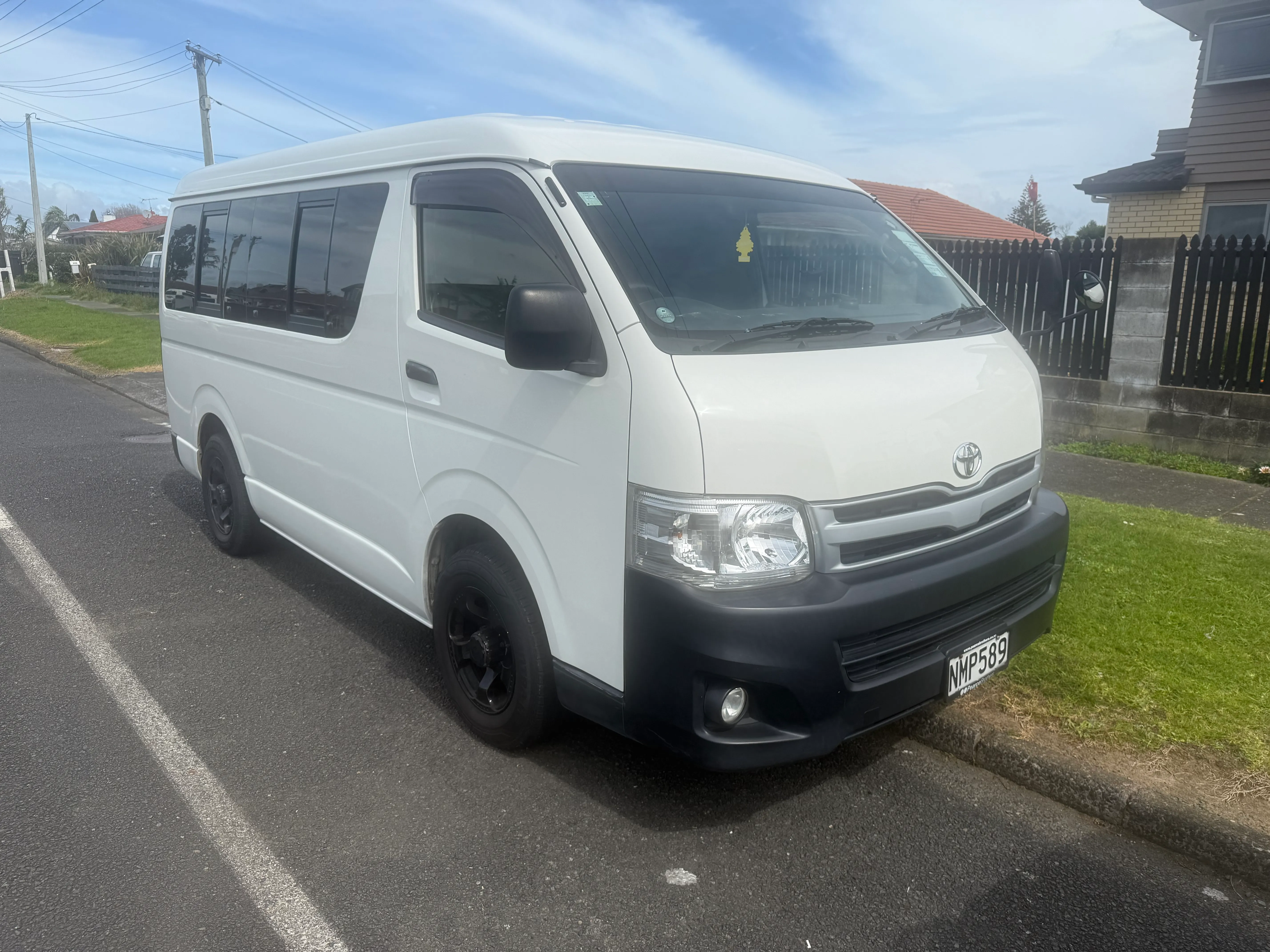 Toyota Hiace 2013