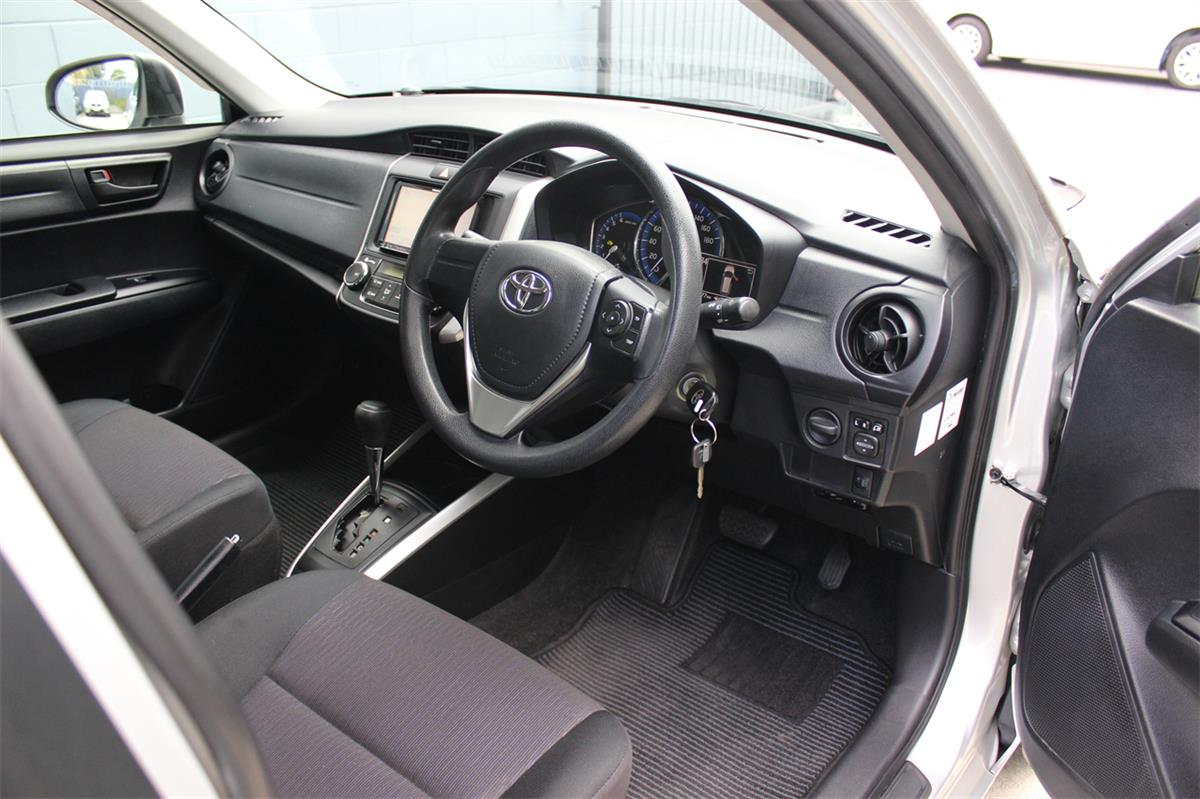 2015 Toyota Fielder COROLLA HYBRID Station Wagon Automatic Carousel 1