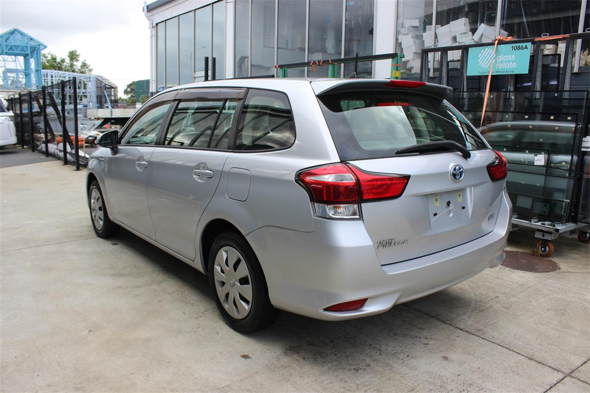 2015 Toyota Fielder COROLLA HYBRID Station Wagon Automatic Carousel 2