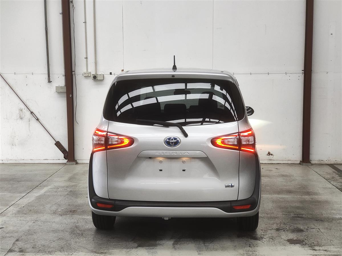 2016 Toyota Sienta G Carousel 4