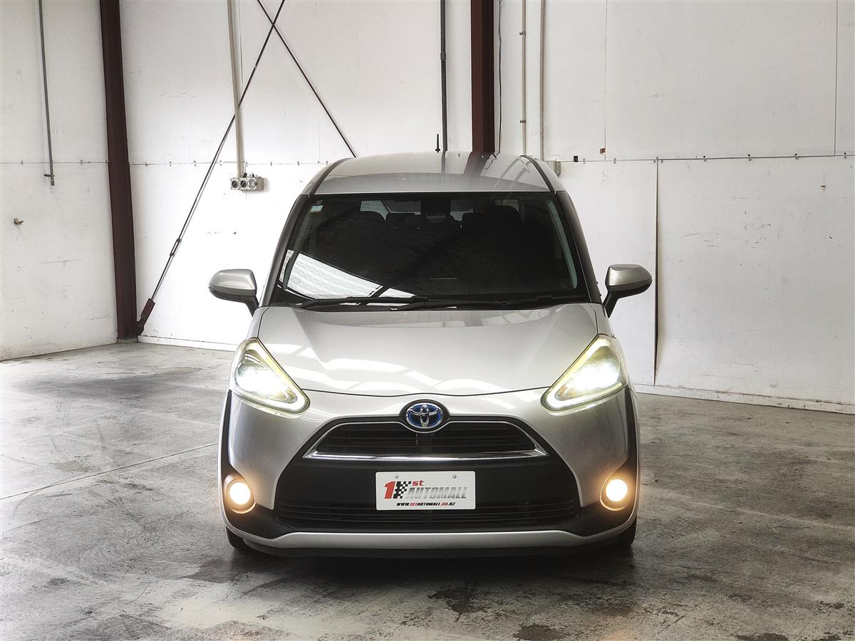 2017 Toyota Sienta HYBRID G Carousel 8