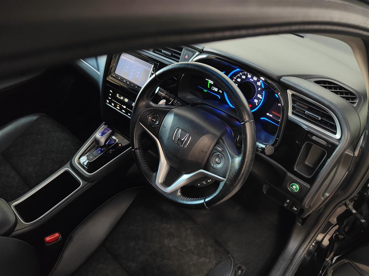 2017 Honda Shuttle FIT HYBRID X Carousel 2