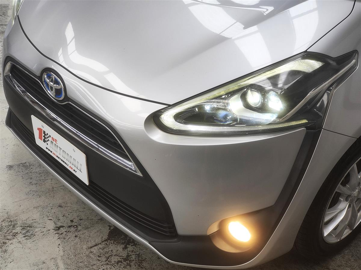 2016 Toyota Sienta G Carousel 9