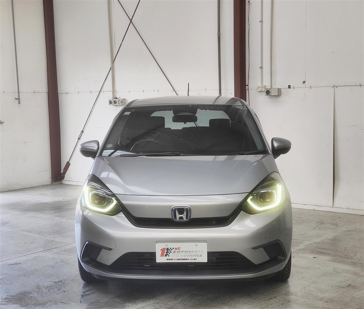 2021 Honda Fit EHEV HYBRID Carousel 8