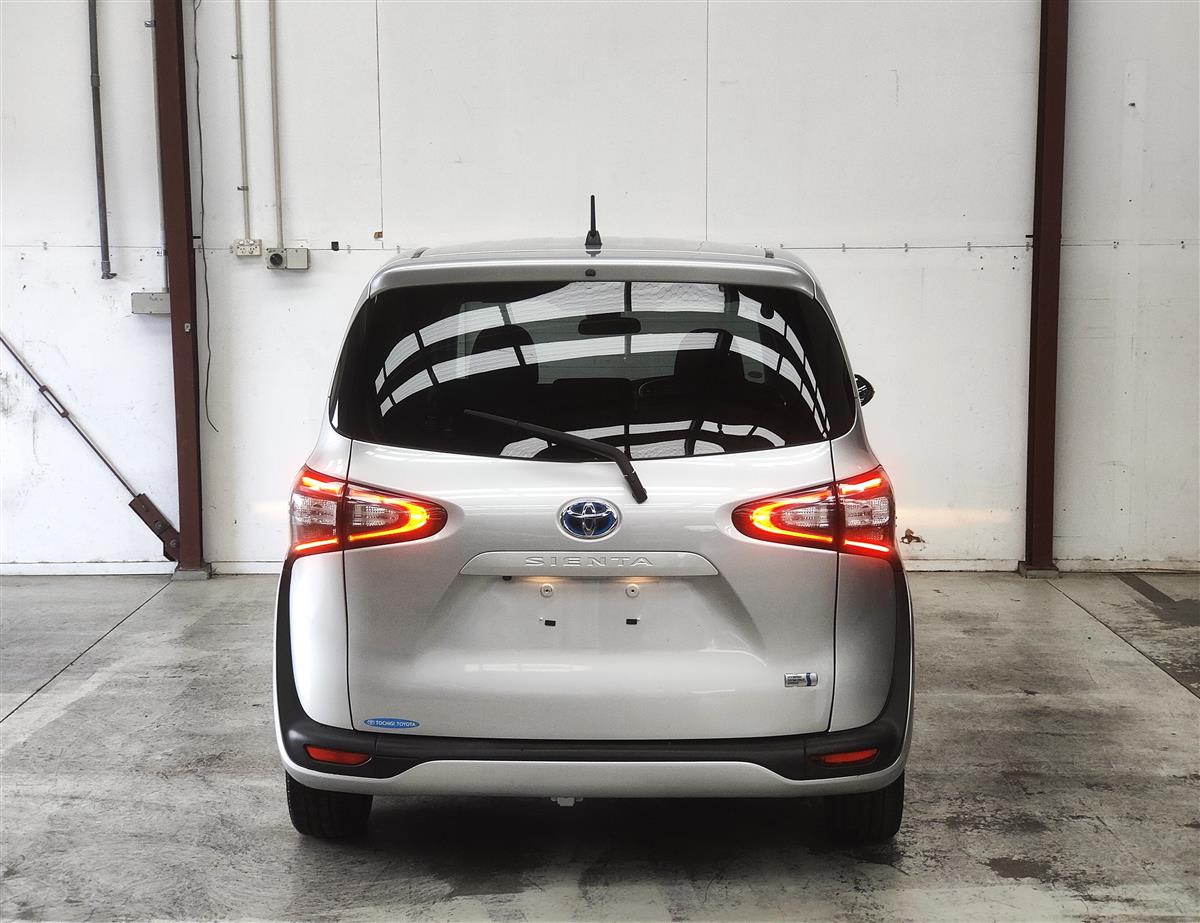2017 Toyota Sienta HYBRID G Carousel 5