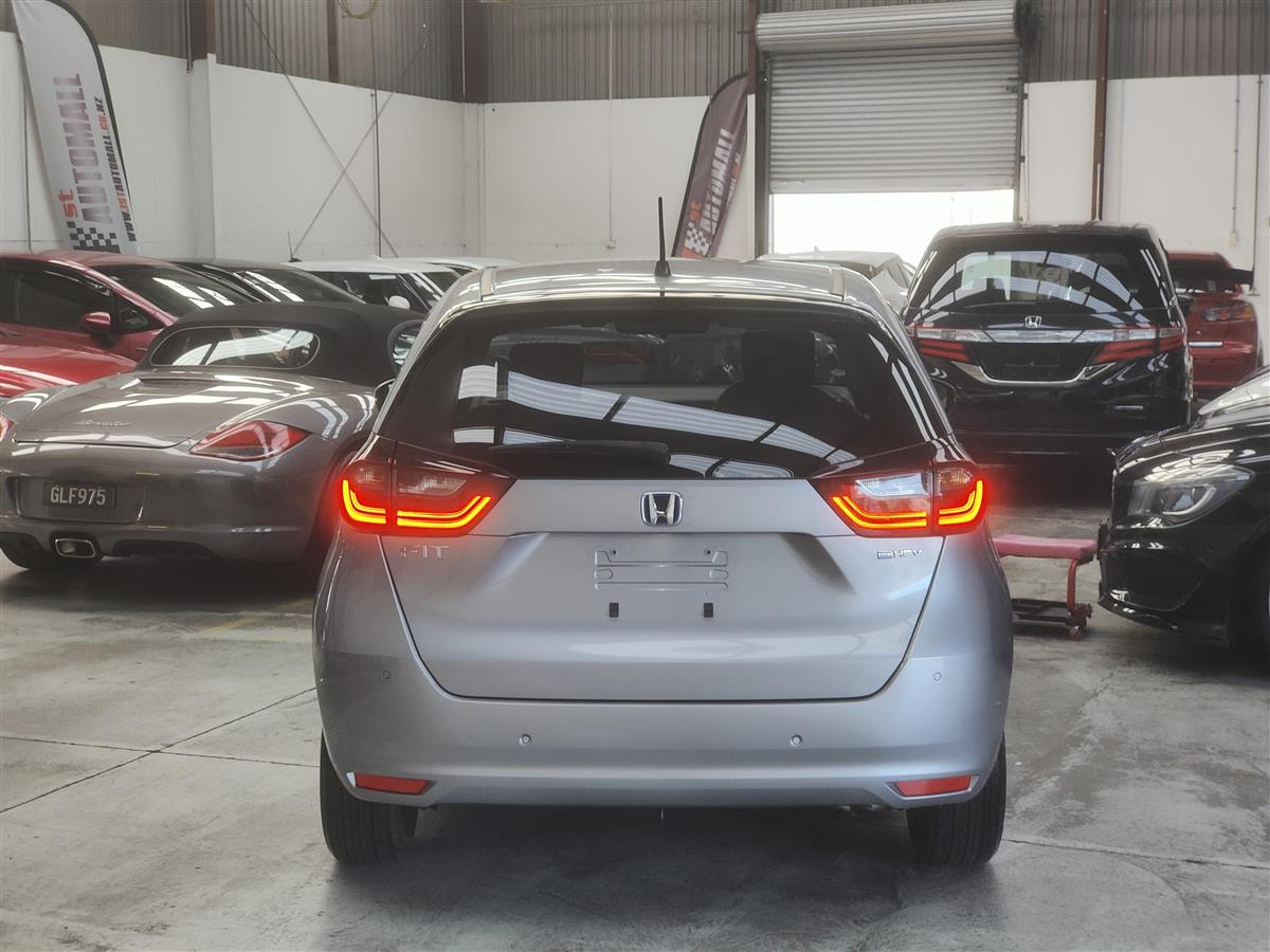 2021 Honda Fit EHEV HYBRID Carousel 4