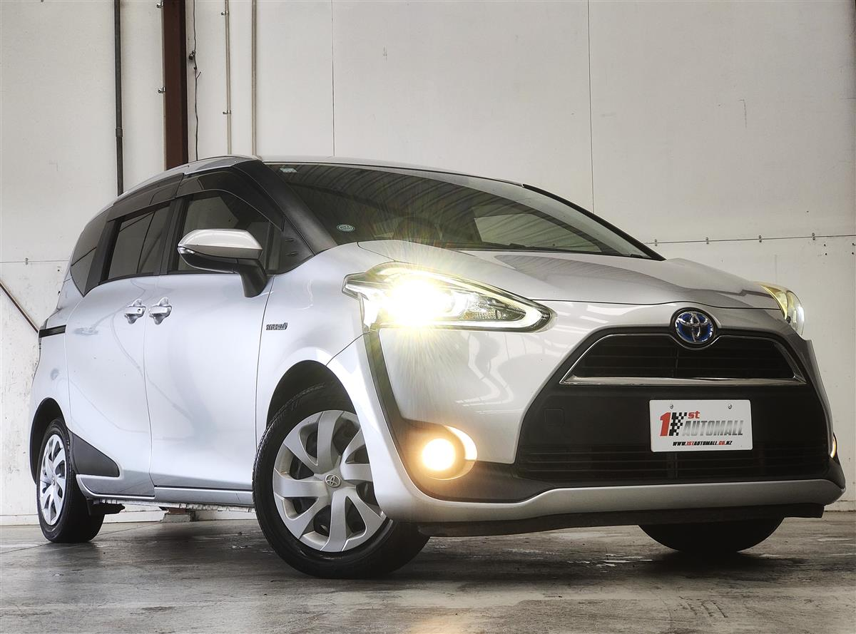 2017 Toyota Sienta HYBRID G Carousel 10