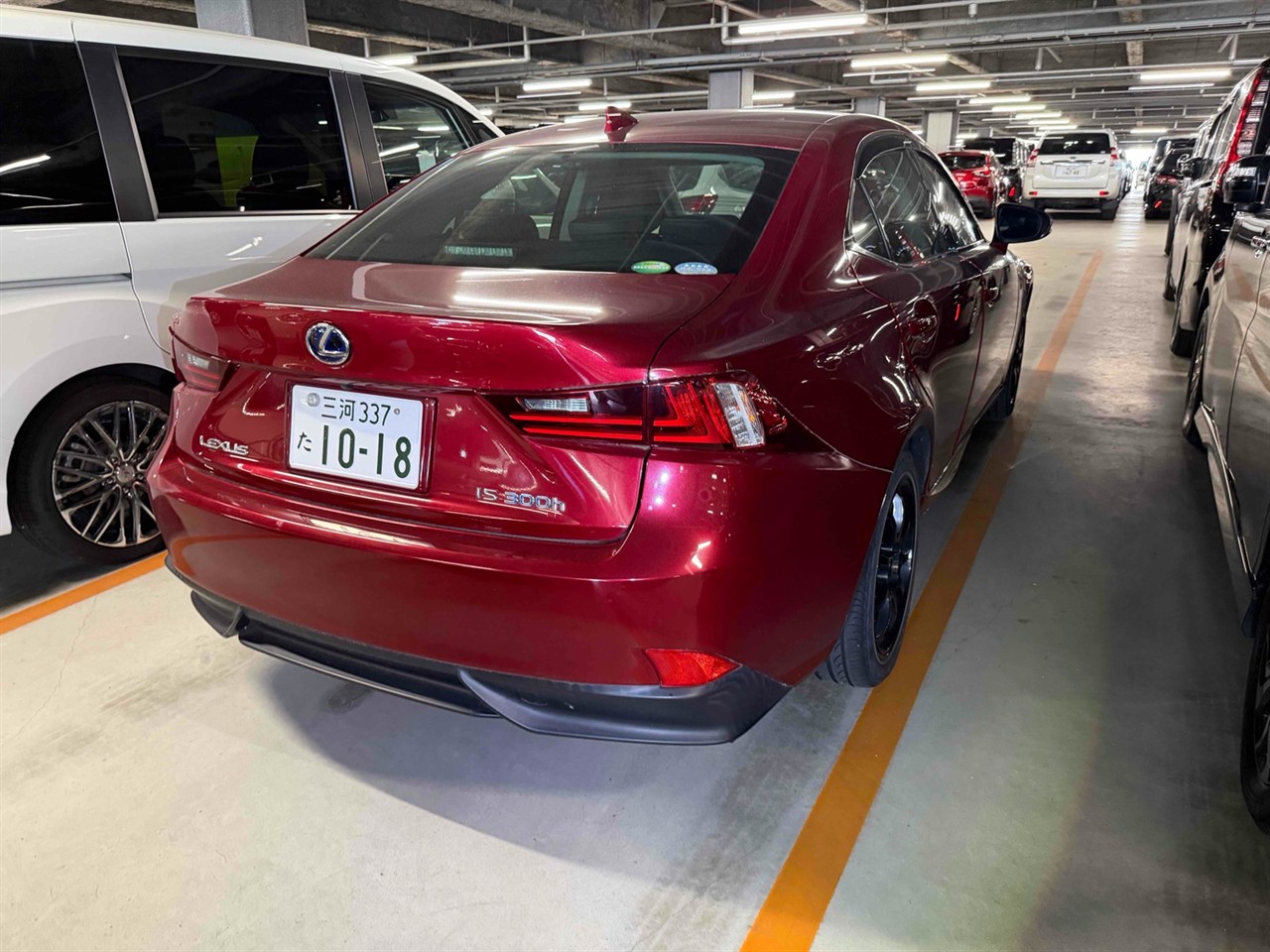 2014 Lexus IS 300h Transit Hybrid Grade 4,5 Carousel 1
