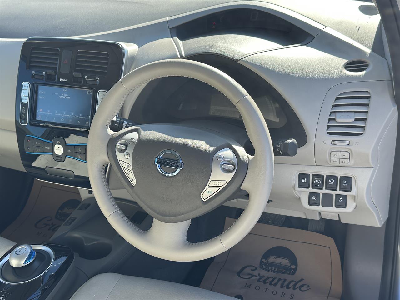 2017 Nissan Leaf 30KW.SOH 75%.BOSE.360°camera.Cruise control. Carousel 7