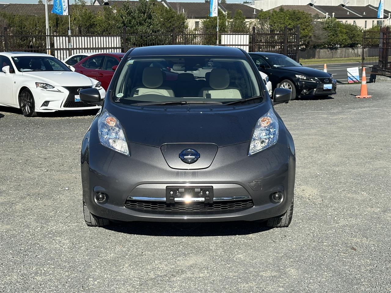 2017 Nissan Leaf 30KW.SOH 75%.BOSE.360°camera.Cruise control. Carousel 11