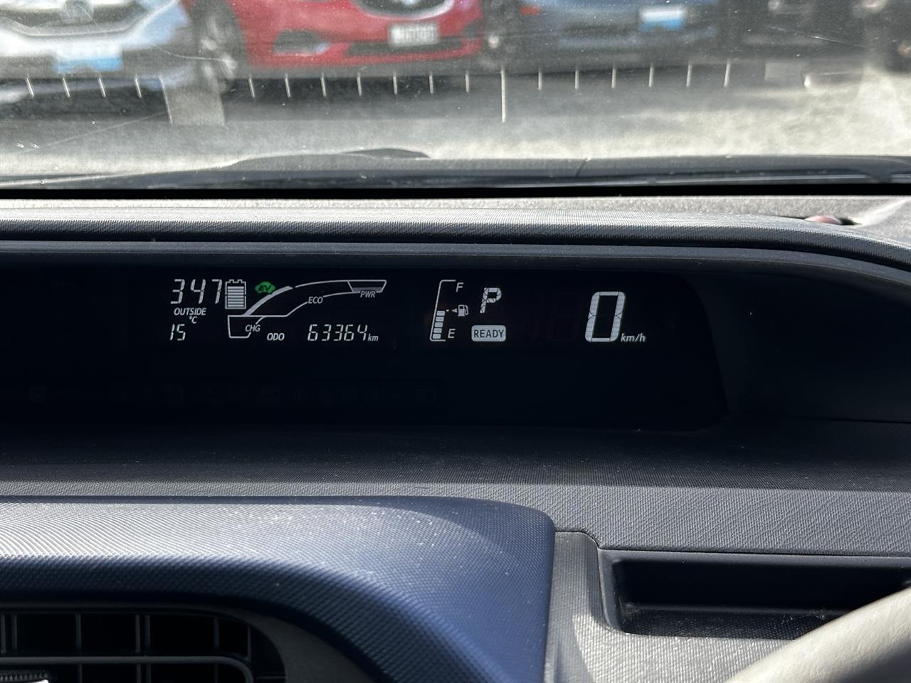 2015 Toyota Aqua Hybrid. SRS Airbags. Carousel 5