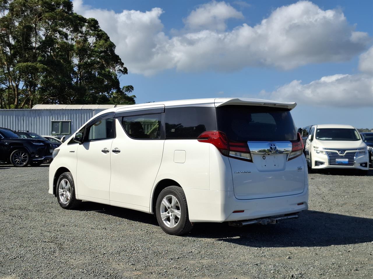 2015 Toyota Alphard Hybrid.Cruise control.Rear cam.Park sensors.Elec doors.8 SRS Airbags Carousel 14