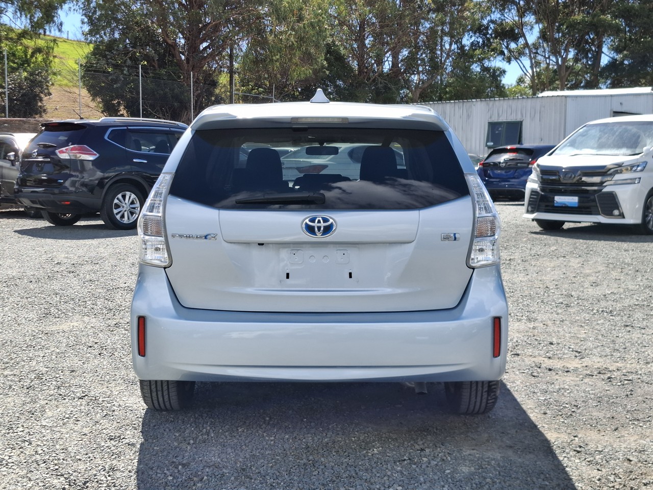 2013 Toyota Prius Alpha S.7 seater.Rear camera.8 Airbags. Carousel 15