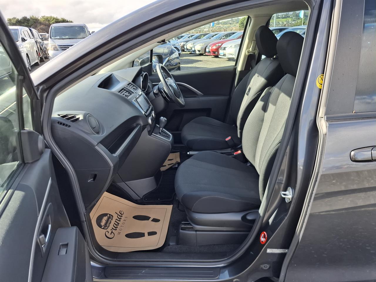 2013 Mazda Premacy 7 seats.Cruise control.Rear cam.Skyactiv.SRS Airbags. Carousel 3