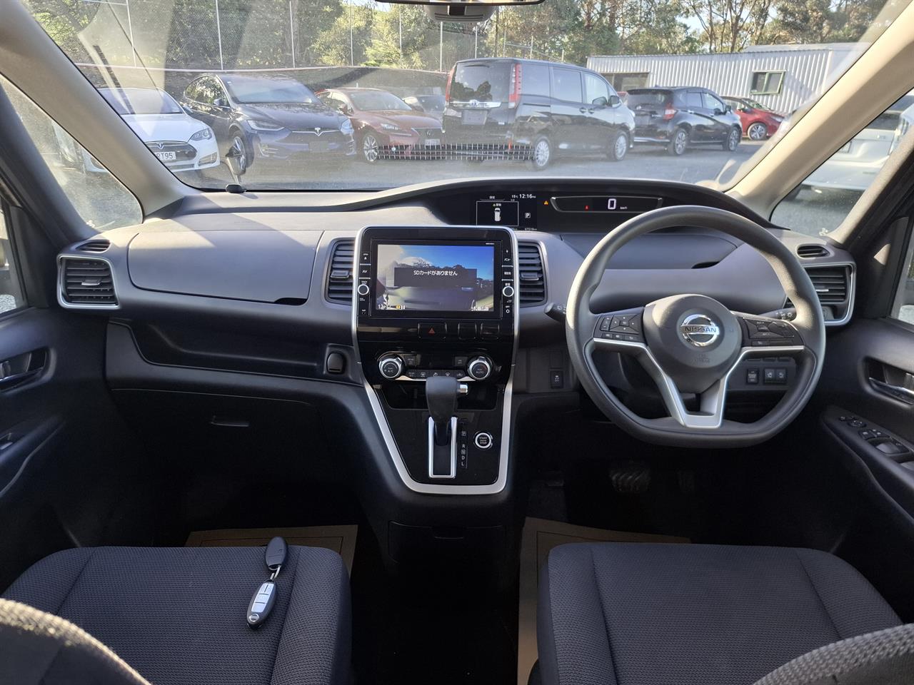 2017 Nissan Serena Hybrid.8 seats.Rear cam.Cruise control. Carousel 6