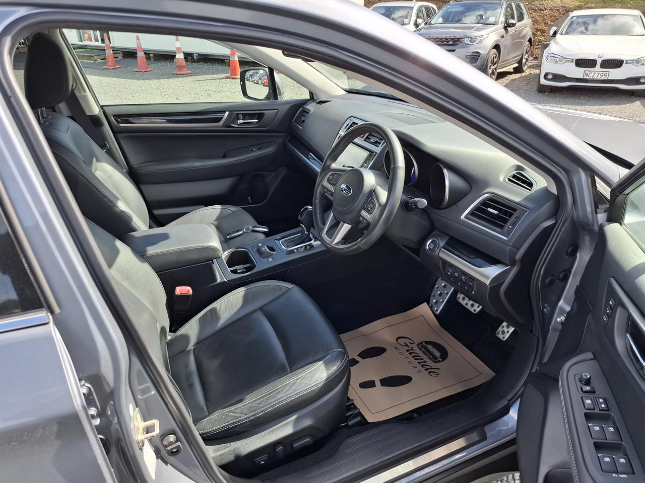 2017 Subaru Outback 4WD.Eyesight.Blind spot.Leather.Radar cruise.Lane assist.Alarm. Carousel 2