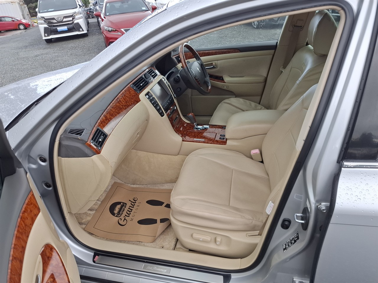 2005 Toyota Crown Royal Saloon.Reversing Camera.SRS Airbags Carousel 1
