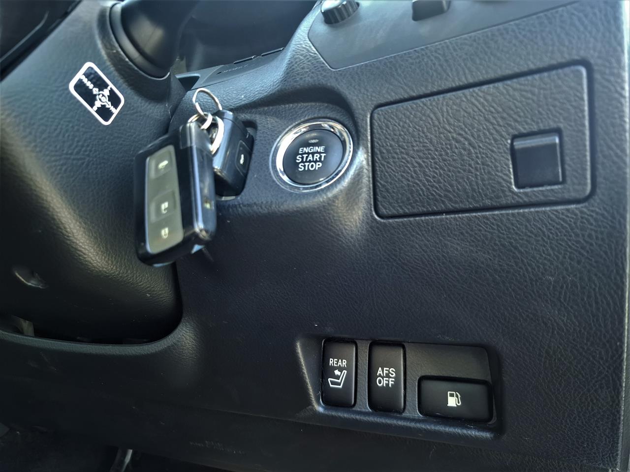 2004 Toyota Crown Majesta V8.Cruise control.Rear camera. Carousel 10