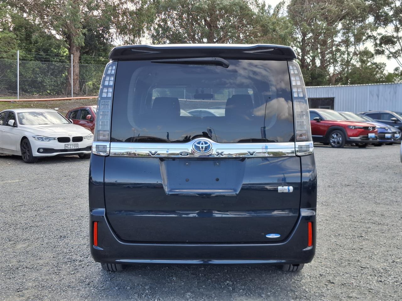 2015 Toyota Voxy HYBRID. 7 Seater.Cruise Control.Rear camera. Carousel 15