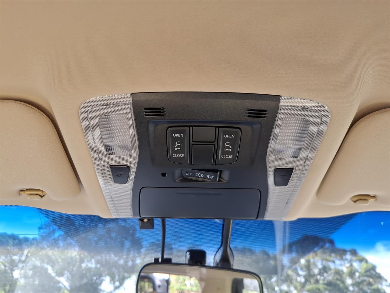 2015 Toyota Alphard Hybrid.Cruise control.Rear cam.Park sensors.Elec doors.8 SRS Airbags Carousel 10