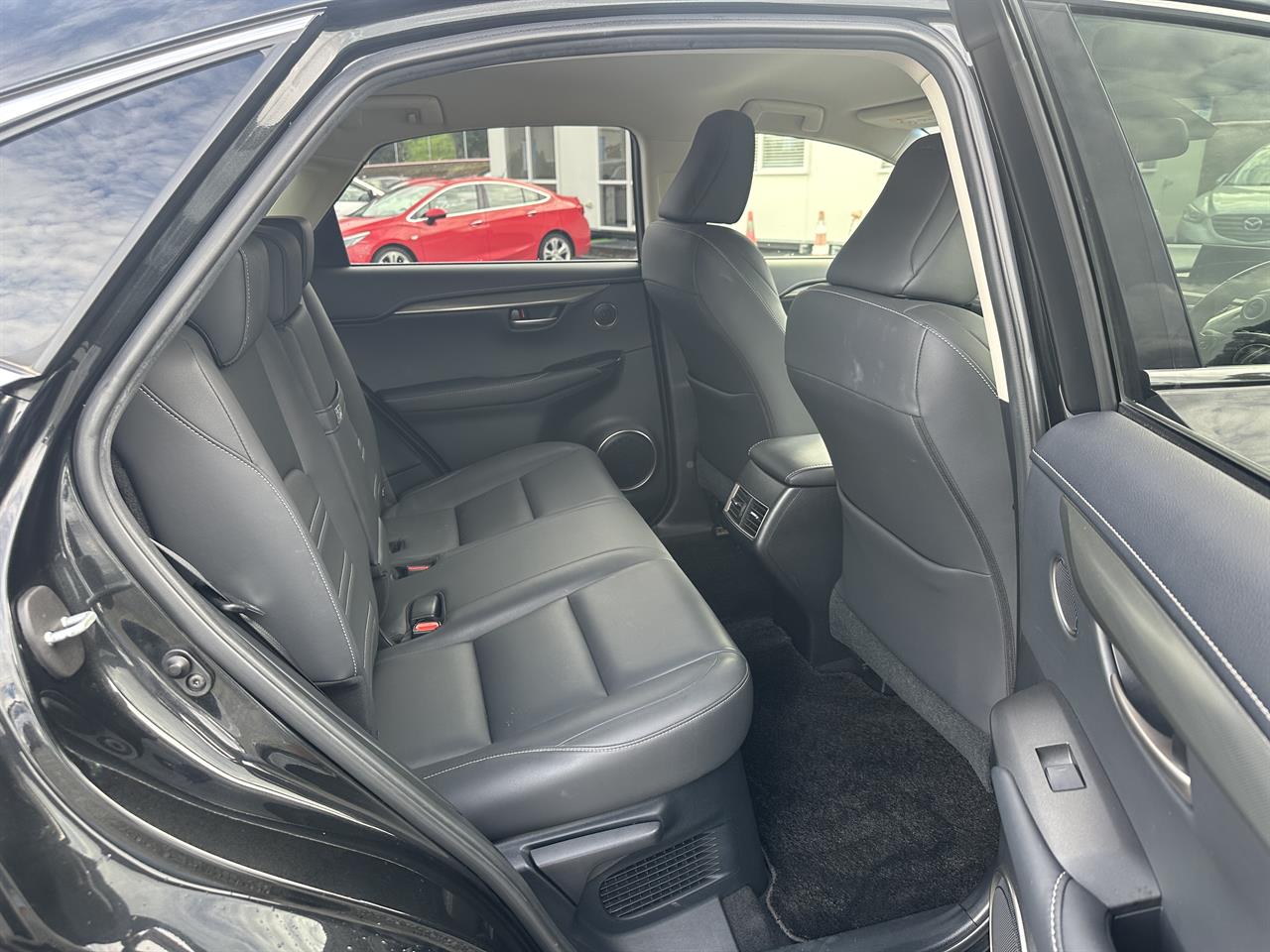 2015 Lexus NX 300h Hybrid.Leather.Safety radar.Blind spot.360°camera.Park sensors.Alarm. Carousel 1