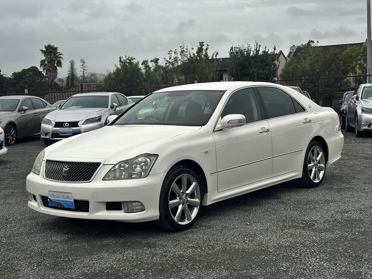2005 Toyota Crown Athlete.50th Anniversary.Cruise control.Rear camera. Carousel 13