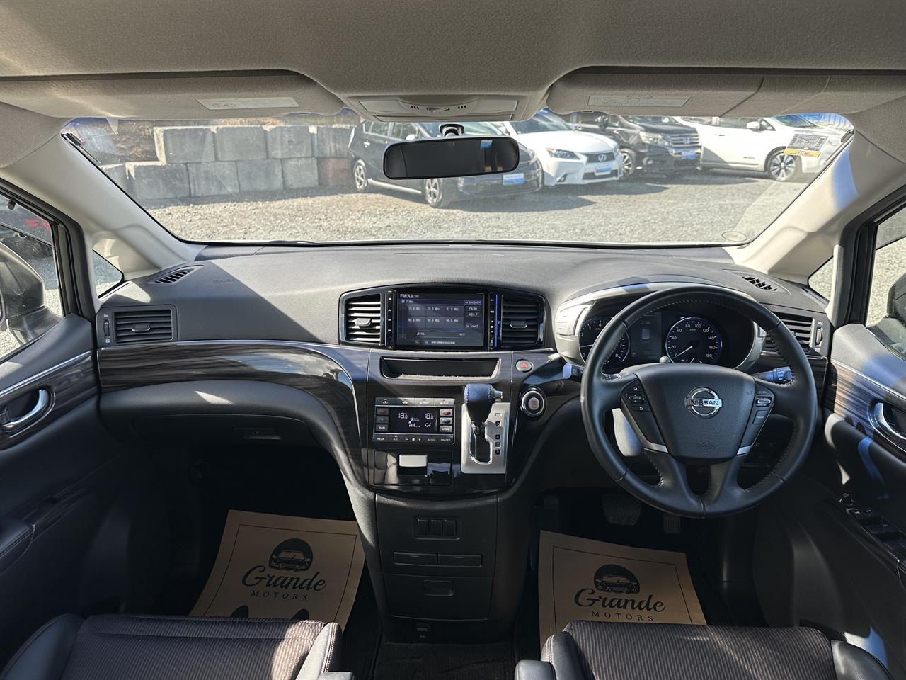 2016 Nissan Elgrand Highway star.Cruise control.Rear cam.Alarm.8 Airbags. Carousel 7