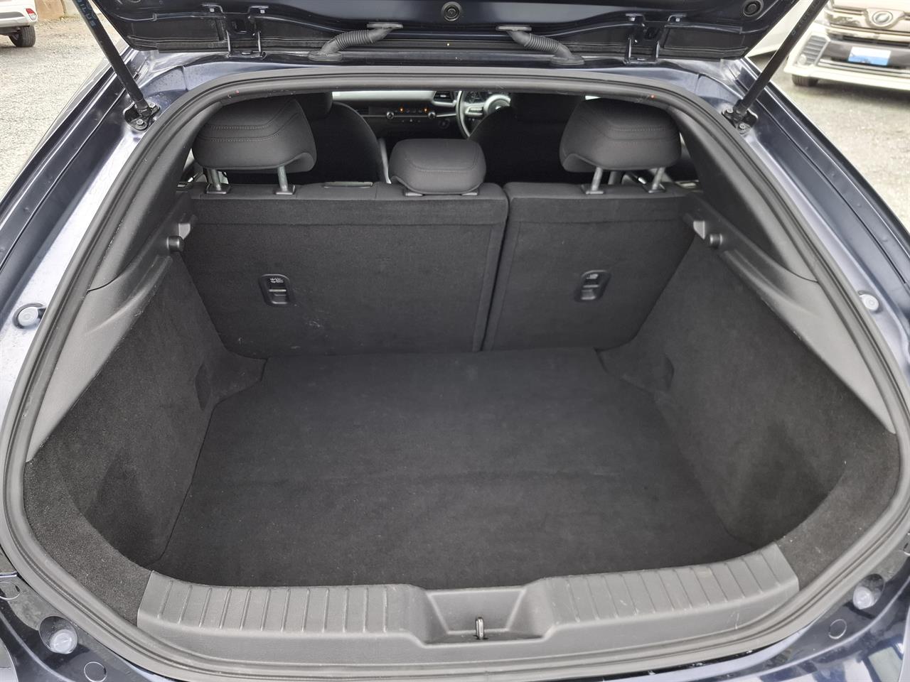 2023 Mazda 3 HUD.Rear camera.Radar cruise.Park sensors. Carousel 1