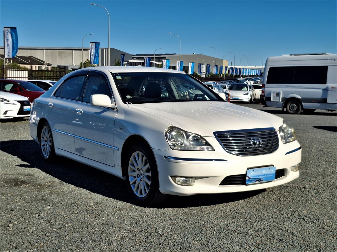 2004 Toyota Crown Majesta V8.Cruise control.Rear camera.