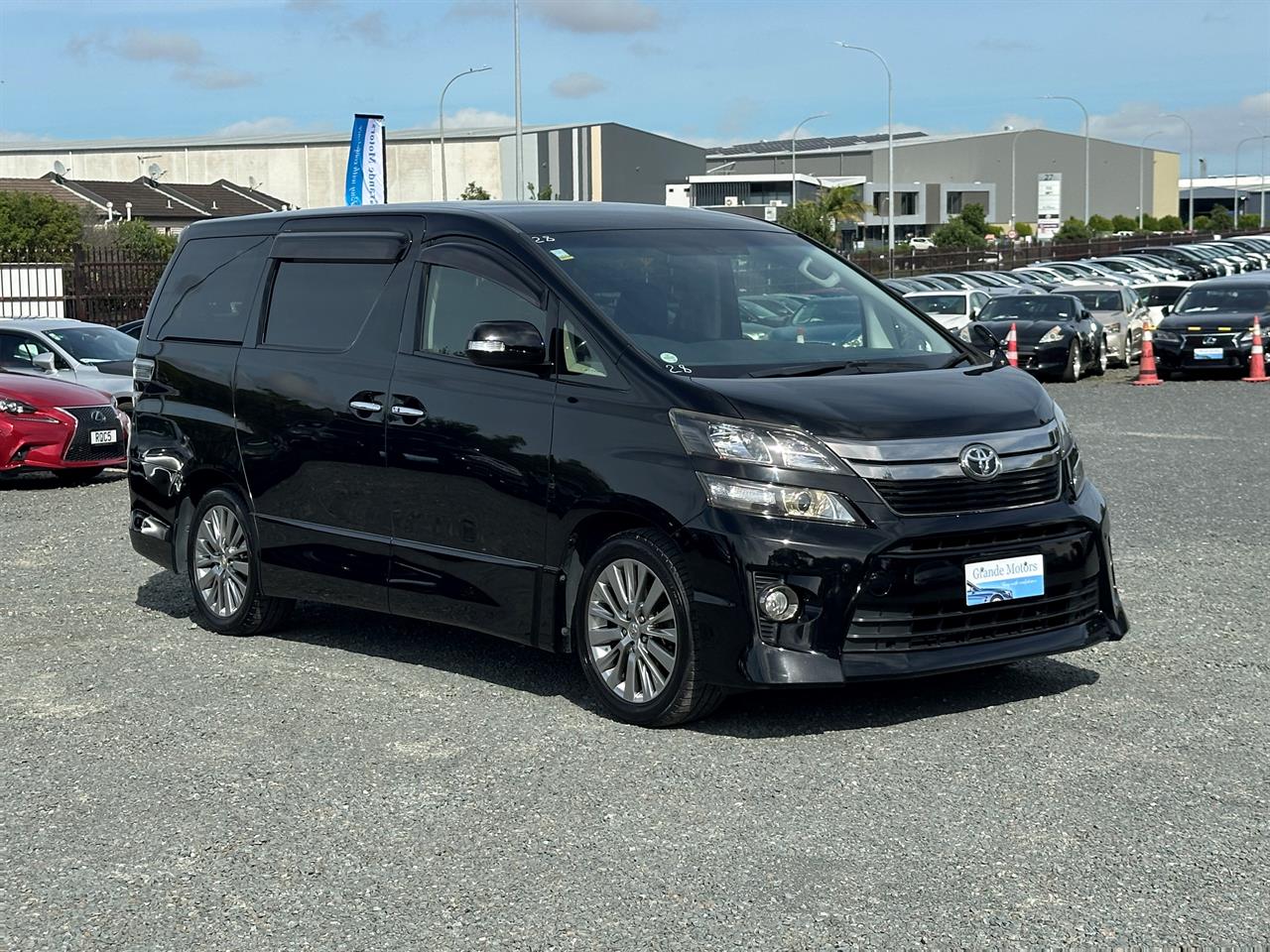 2013 Toyota Vellfire Golden Eye.Park sensors.Rear cam.Cruise control.8 Airbags.