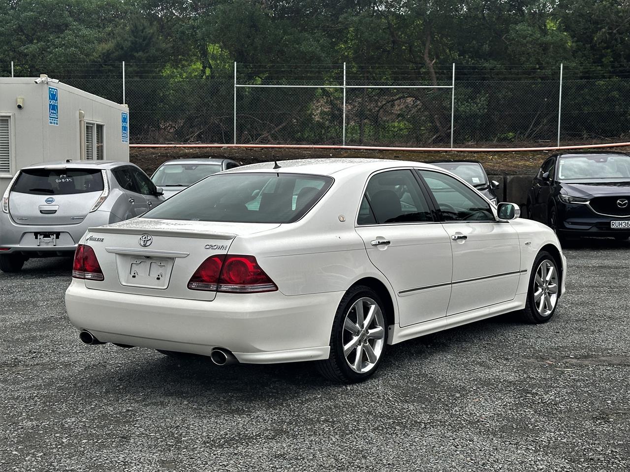 2005 Toyota Crown Athlete.50th Anniversary.Cruise control.Rear camera. Carousel 17