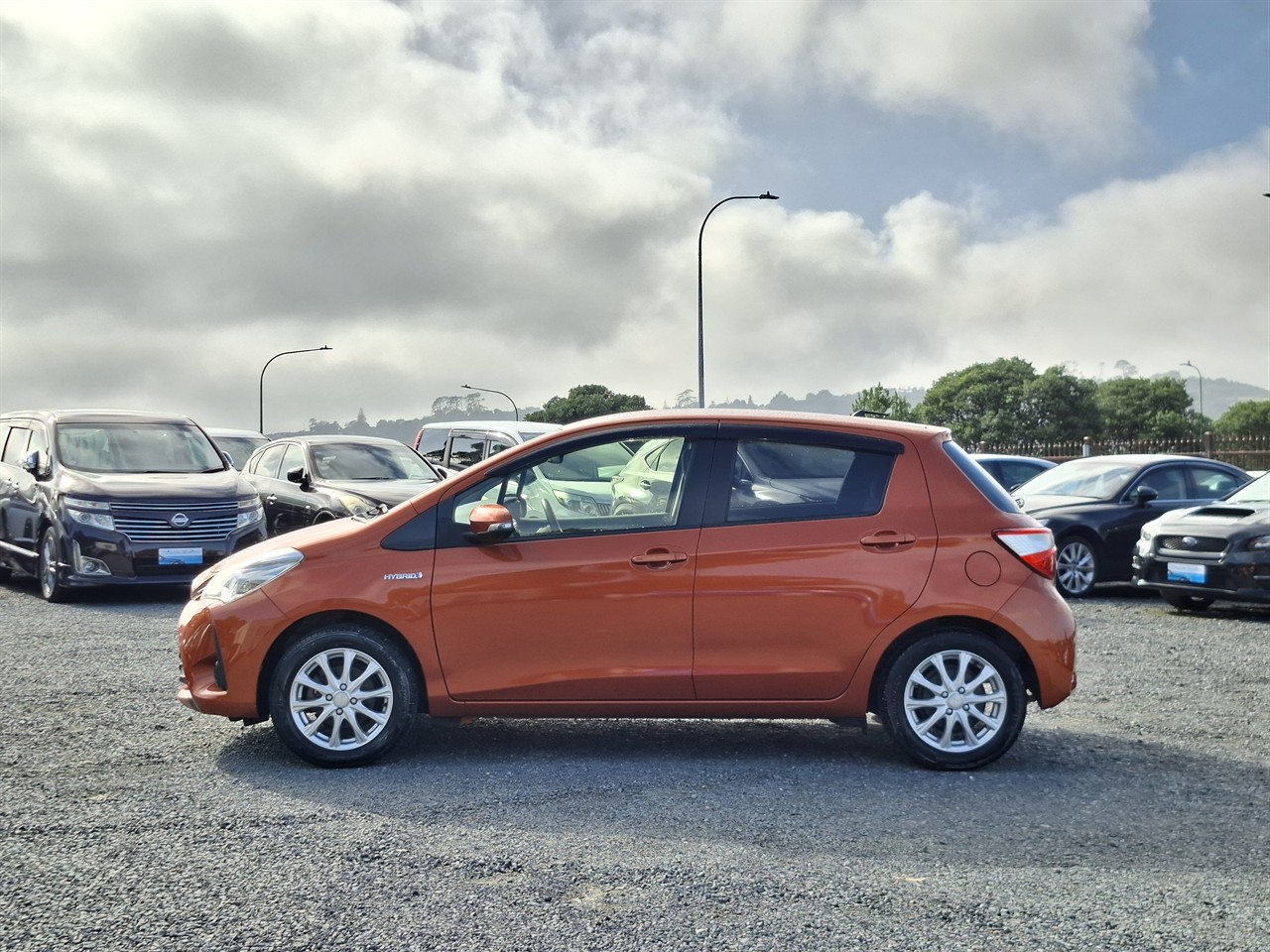 2017 Toyota Vitz Hybrid Push Start Carousel 10