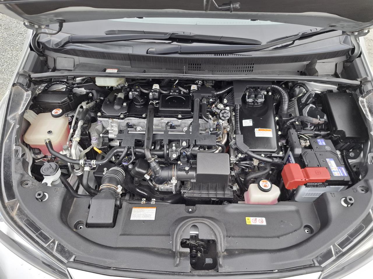 2019 Toyota Prius S.Radar cruise.Lane assist.Safety radar.Rear cam.8 Airbags. Carousel 12