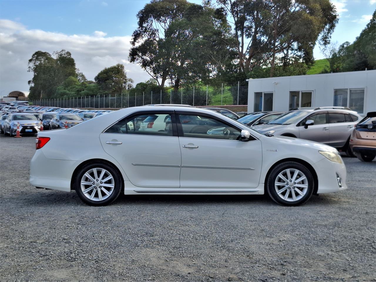 2012 Toyota Camry Hybrid.Gspec.Leather.Cruise control.8 Airbags Carousel 17