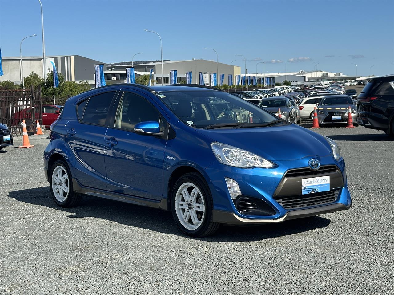 2015 Toyota Aqua Urban.Rear camera.Button start.Alloys.New tires.