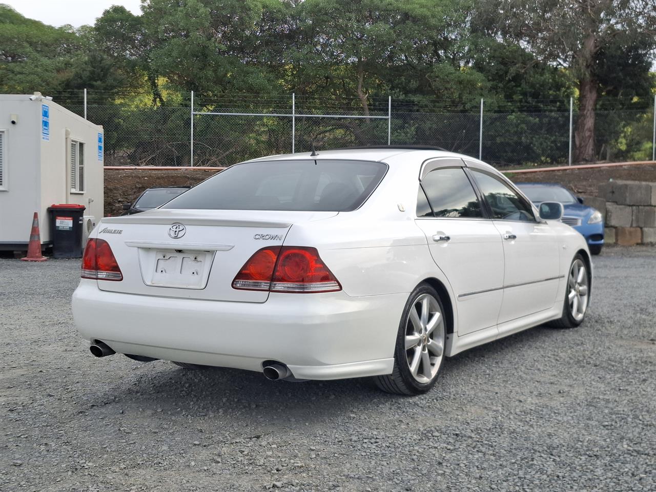 2005 Toyota Crown Athlete.Sunroof.Cruise control.LOW KM. Carousel 14