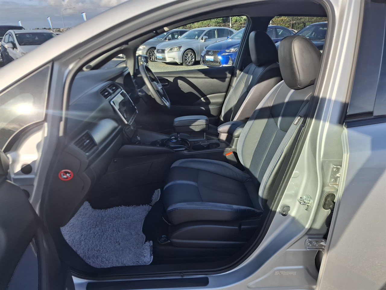 2021 Nissan Leaf 62KW 91,96% Soh E+G low km Carousel 3