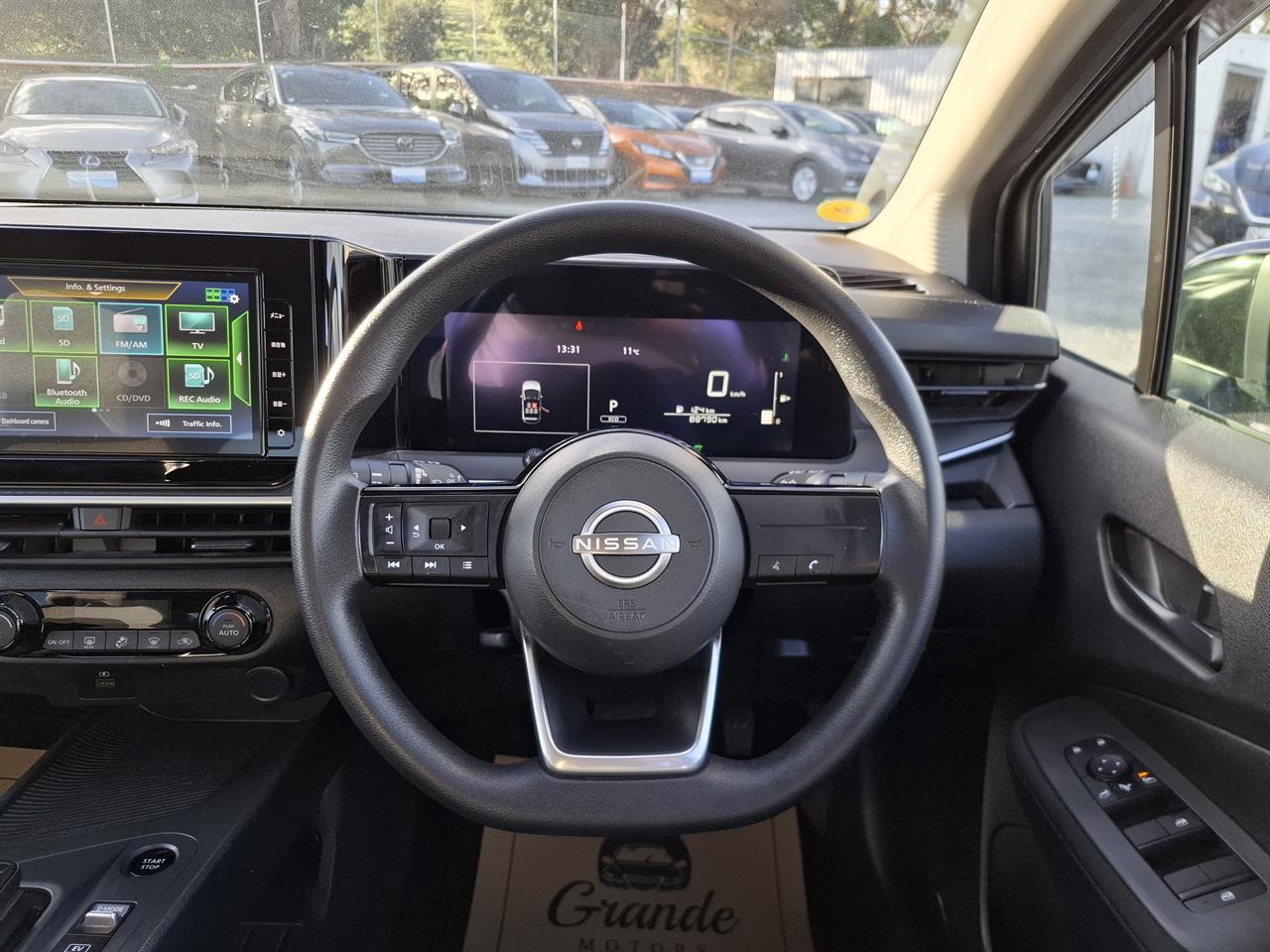 2021 Nissan Note E-power.LED.360°camera.Blind spot.Lane assist.Safety radar.Park sens. Carousel 7