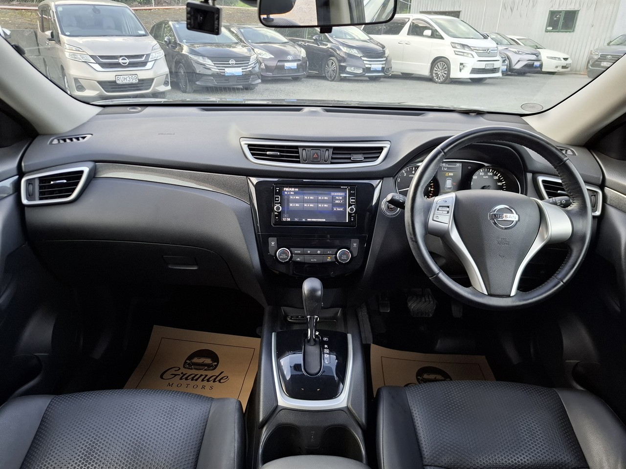 2016 Nissan X-Trail Leather. Rear camera.SRS Airbags. Carousel 4