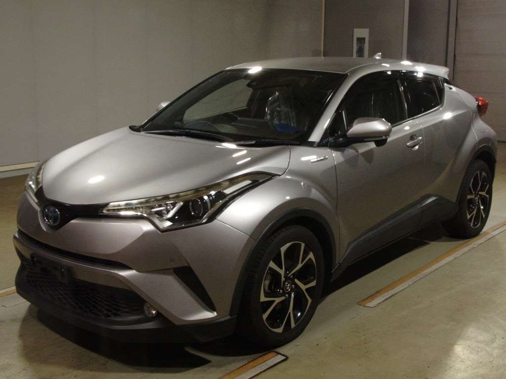 2017 Toyota C-HR Transit Hybrid G model Carousel 5
