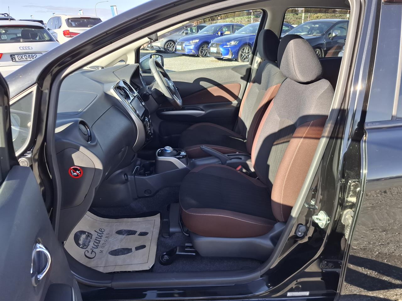 2017 Nissan Note E-power.Autech.LKA.Safety radar.Rooftop camera.Alloys. Carousel 3